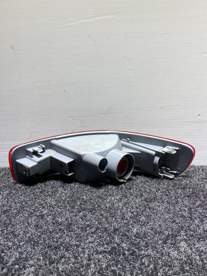 2007 Mitsubishi Outlander - Left Rear Bumper Light