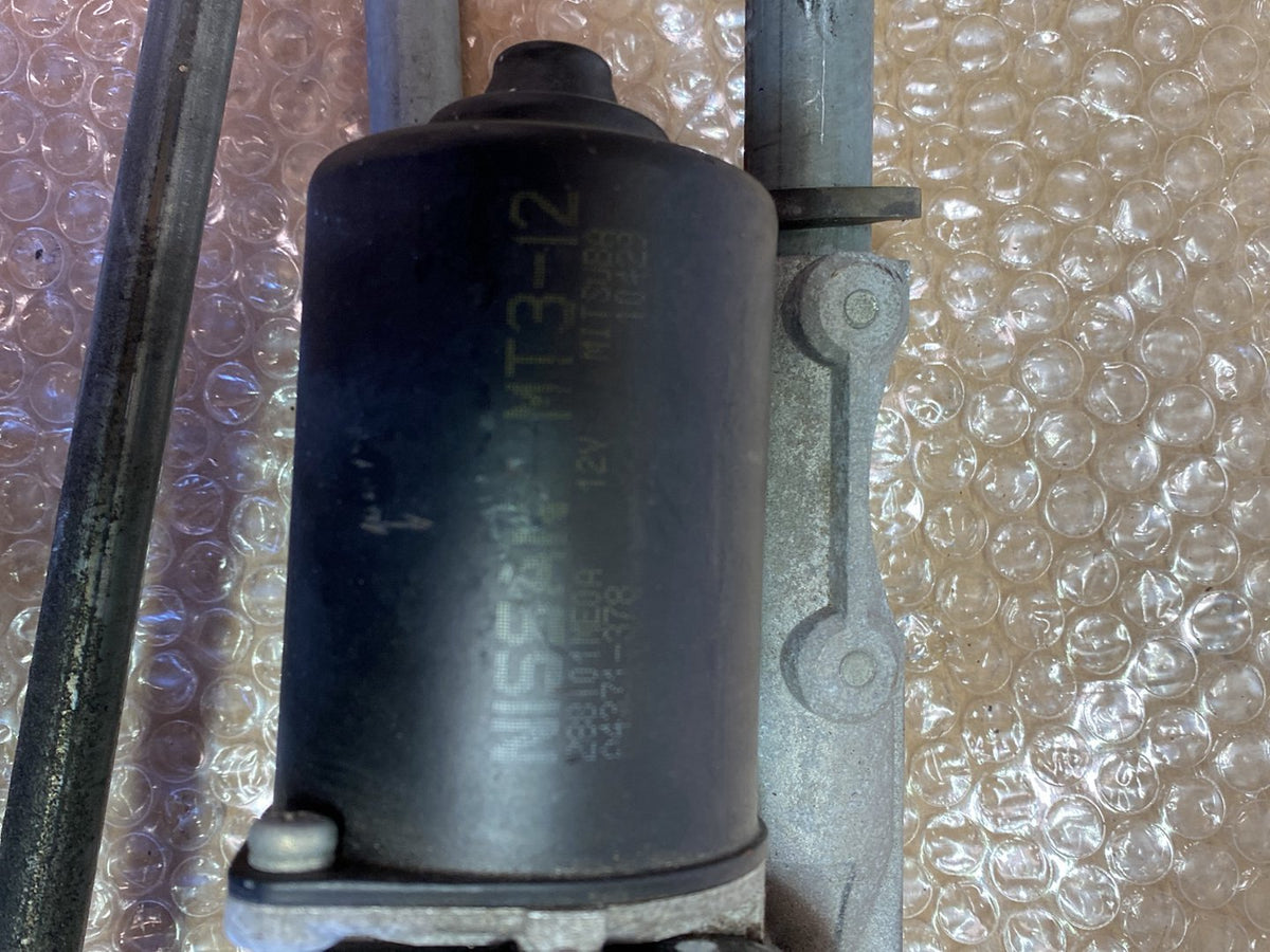 2013 Nissan Fuga - Wiper Motor PN: Wiper Iinkage