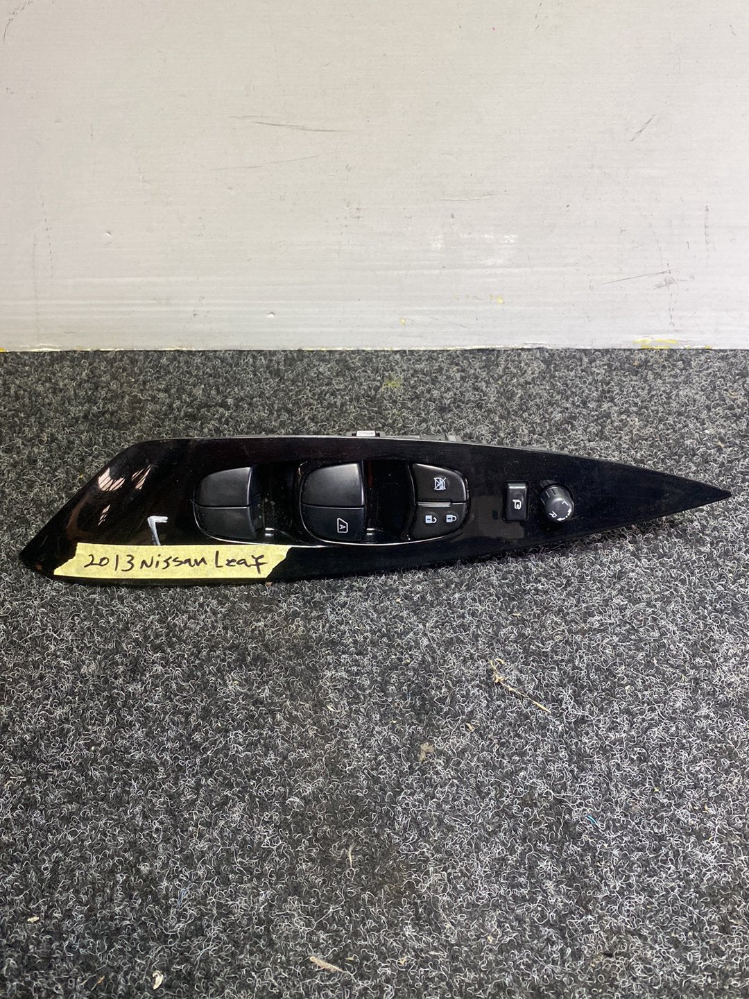 2013 Nissan Leaf - Master Power Window Switch PN: 25401 3NC0D