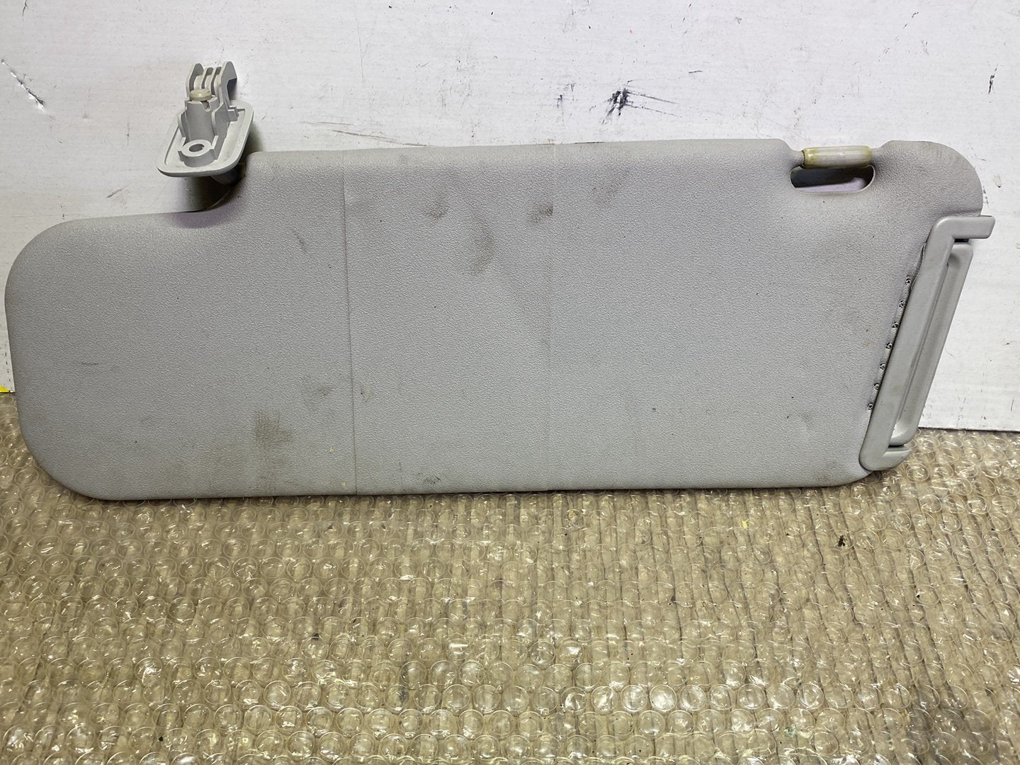 2007 Mazda CX-7- Right Sun Visor PN: E22169270B77