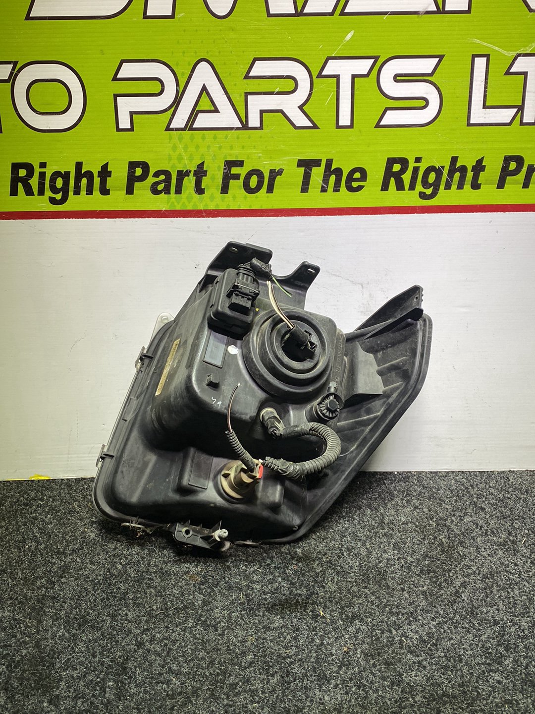 2007 Dodge Nitro - Right Headlight