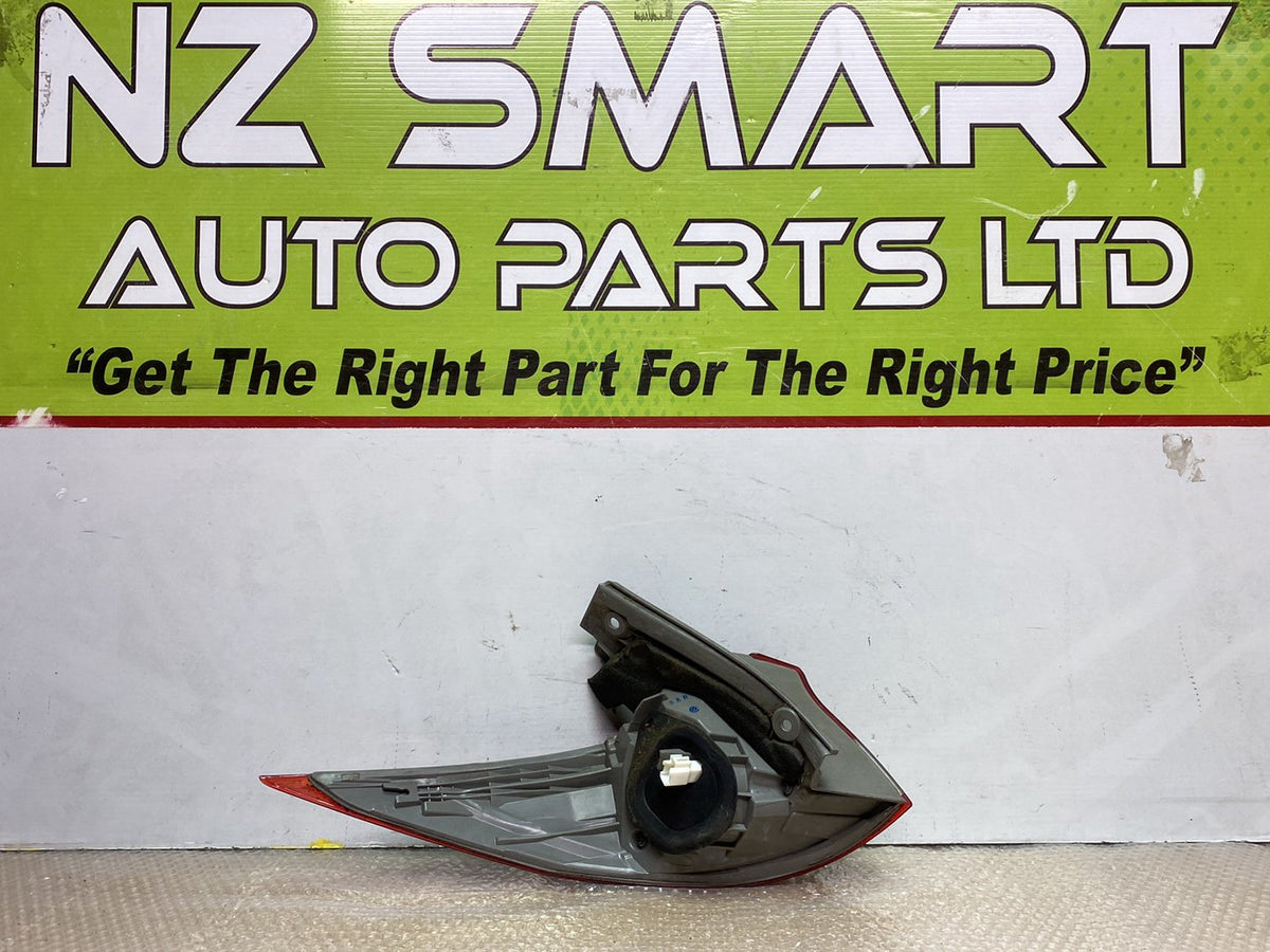 2006 Used Toyota Estima - Right Taillight PN: see photos
