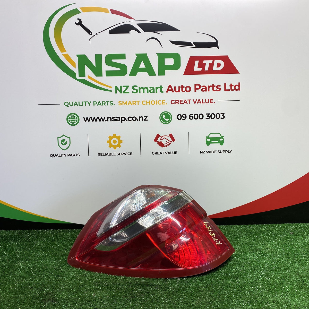 2006 Subaru Legacy - Left Taillight LENS: KOITO 220-20952/ PN: 84201AG332