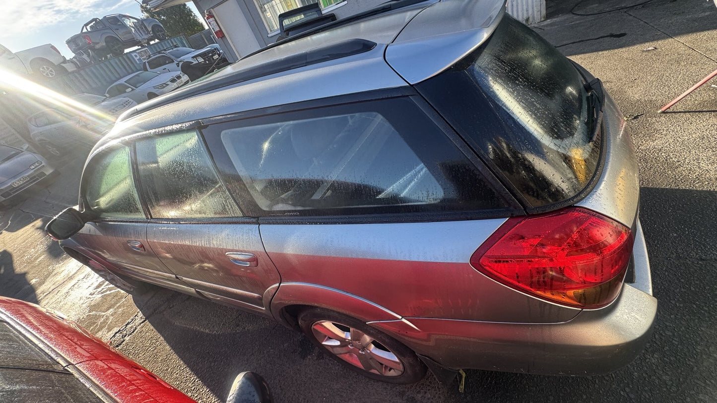 2005 Subaru Outback 3.0 R Limited  Dismantling For Parts