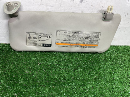 2005 Used Toyota Ist NCP60 - Right Sun Visor PN: 7431053140B0
