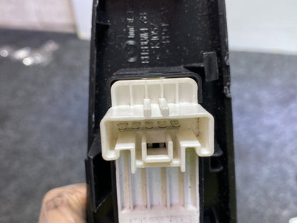 2010 Mazda Axela BL - Right Rear Window Switch