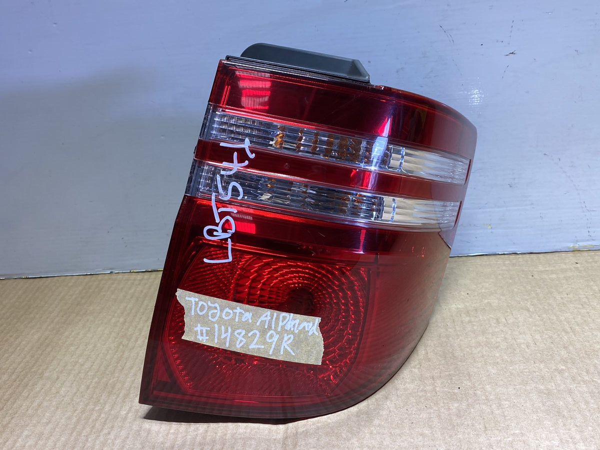 2008 Toyota Alphard ANH10 - Right Taillight PN: KOITO 58-18/ 8155158050