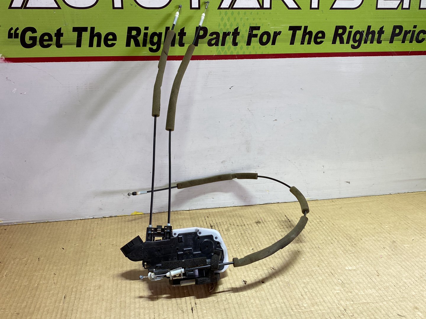 2009 Nissan X-Trail NT31 - Left Rear Lock Actuator
