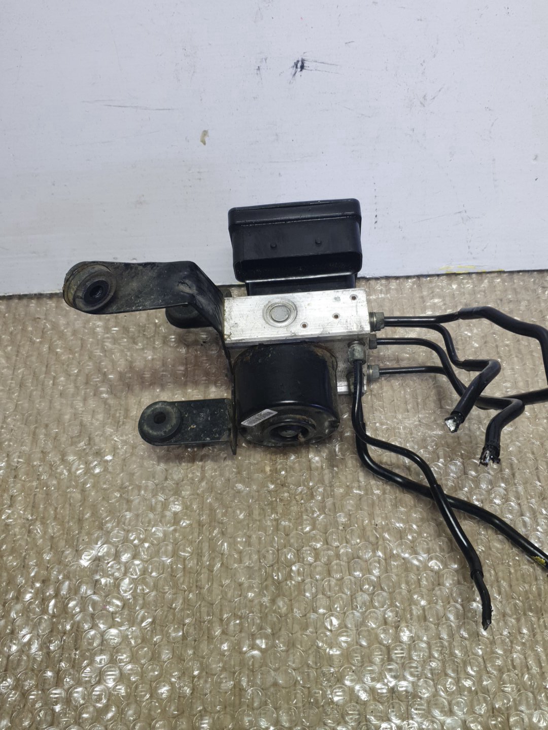 2010 Mazda Axela BL5FW- ABS Pump PN: see photos