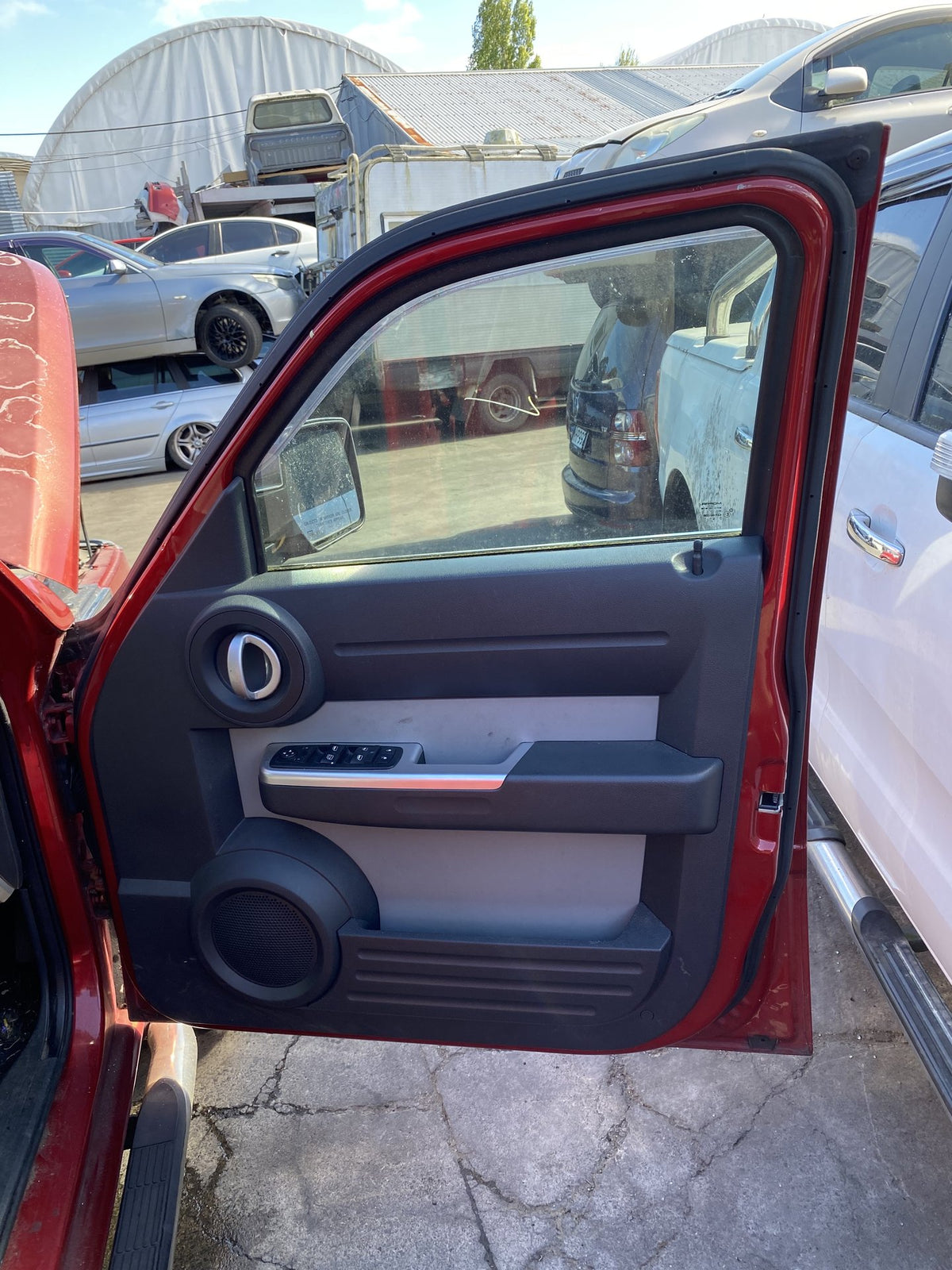 2007 Dodge Nitro SXT- Dismantling For Parts