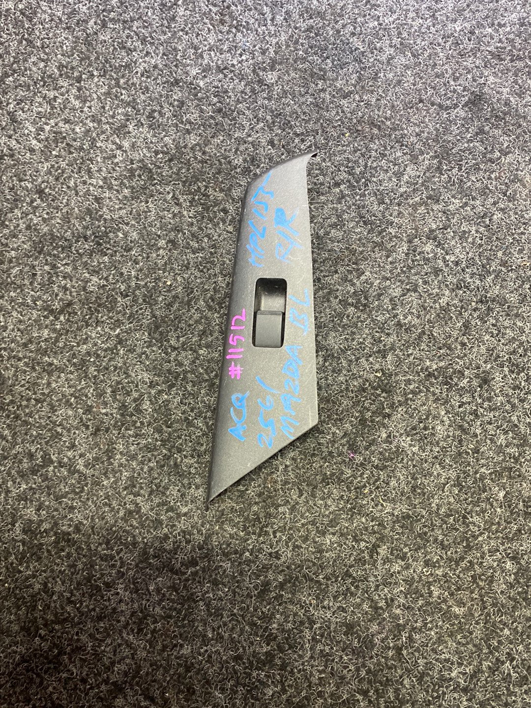 2010 Mazda Axela BL - Right Rear Window Switch