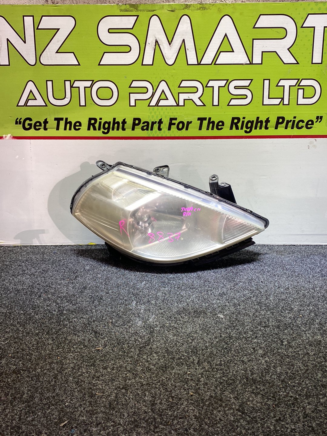 Nissan Tiida - Right Headlight PN: Stanley 2167482600