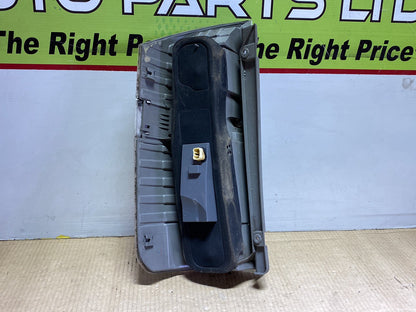 2006 Toyota Voxy AZR60 - Right Taillight PN: ICHIKOH 28-185