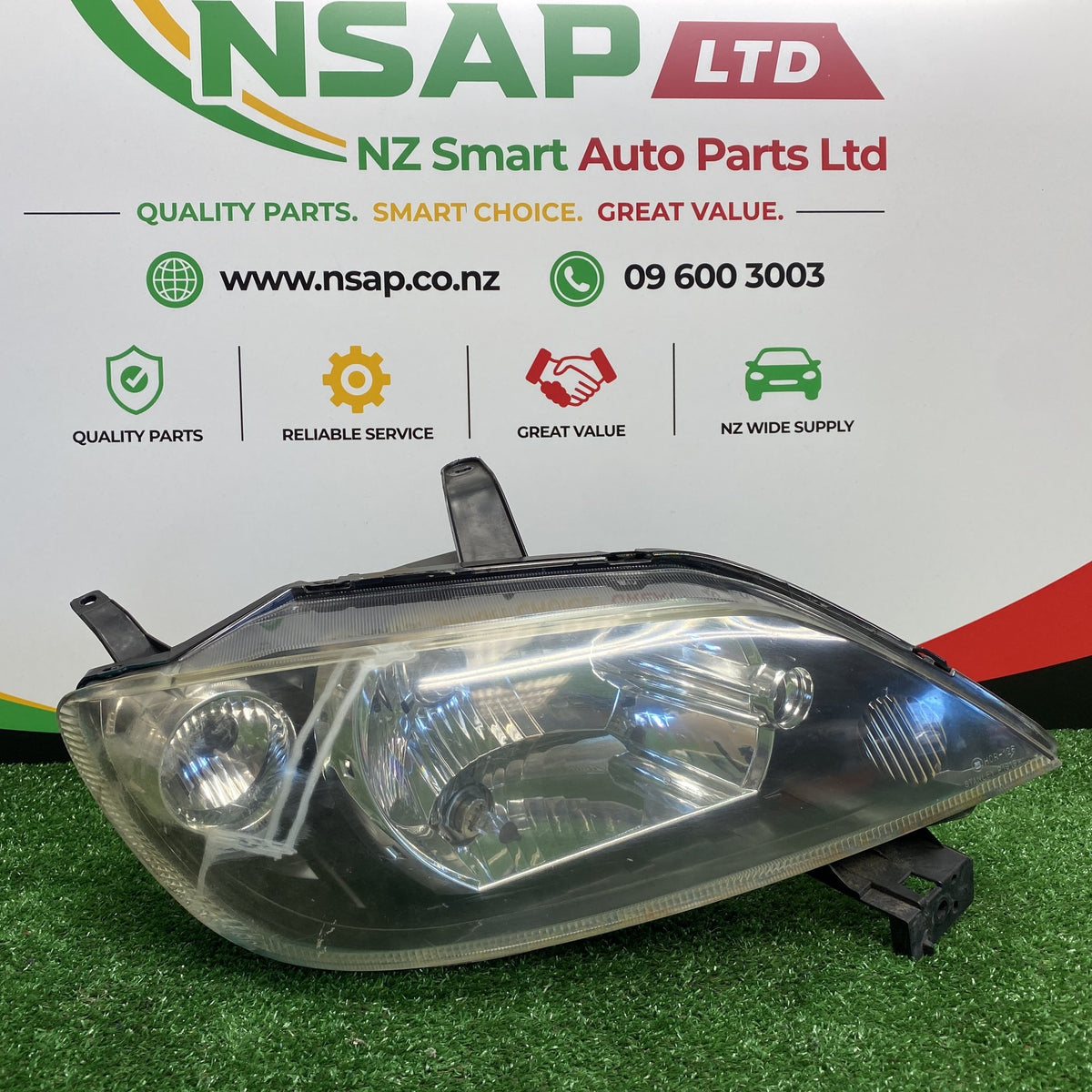 2002 Mazda Demio - Right Headlight PN: STANLEY P1919