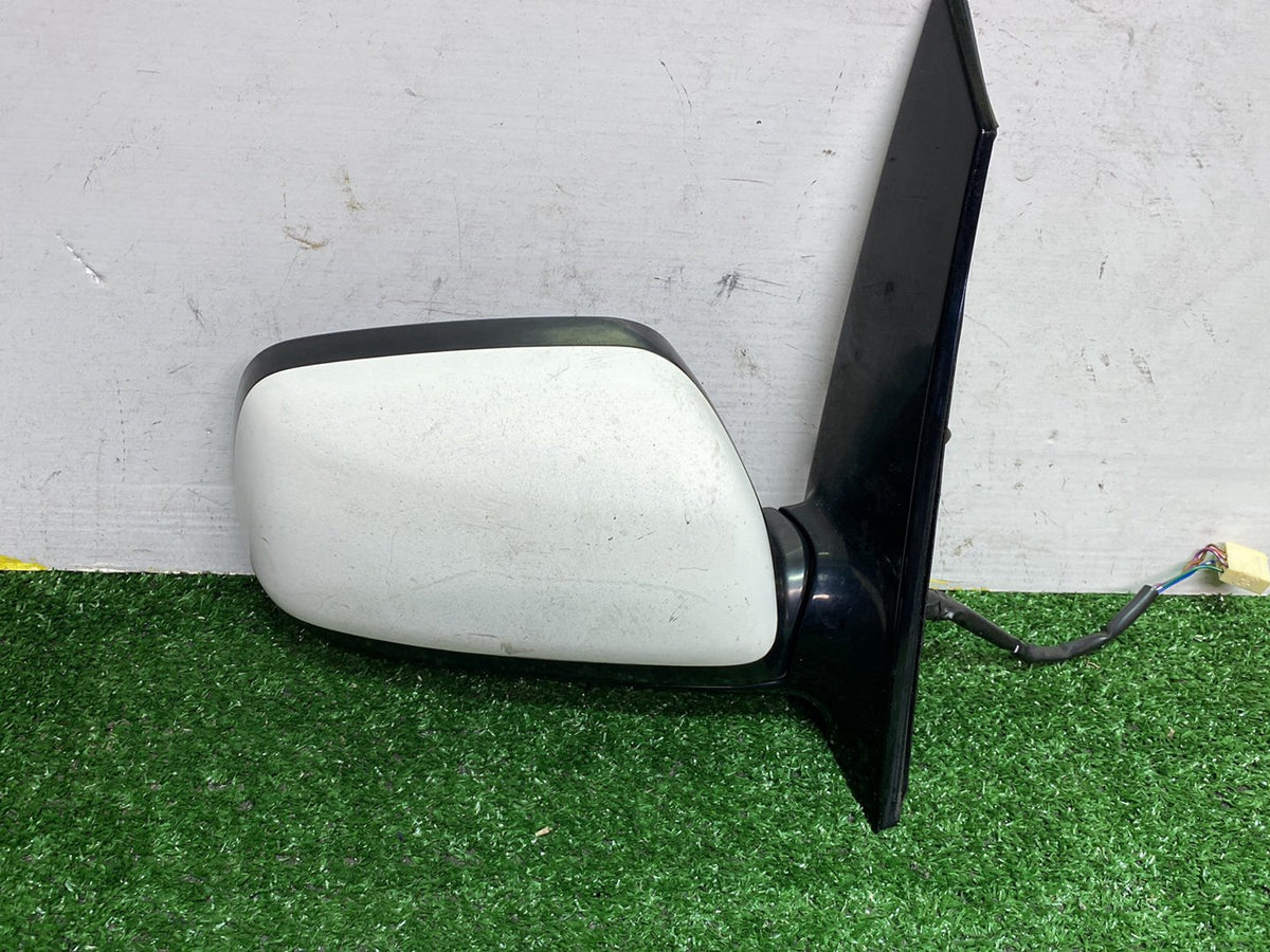 2005 Toyota Ipsum - Right Door Mirror PN: 5 wires