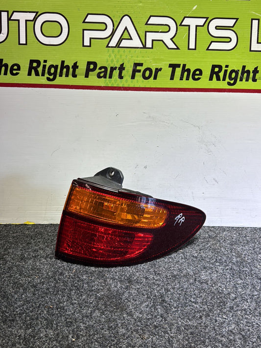 2000 Toyota Estima ACR30 - Right Taillight PN: ICHIKOH 28-140