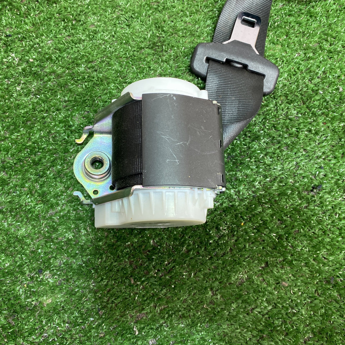 2007 Ford Mondeo - Rear Centre Seat Belt PN: See photos