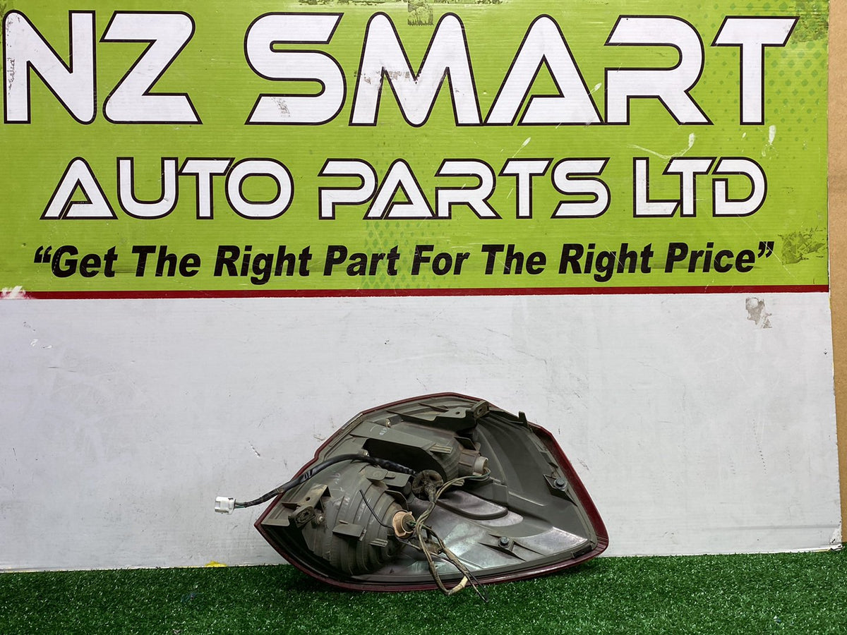 2006 Subaru Legacy - Left Taillight PN: 220-20952