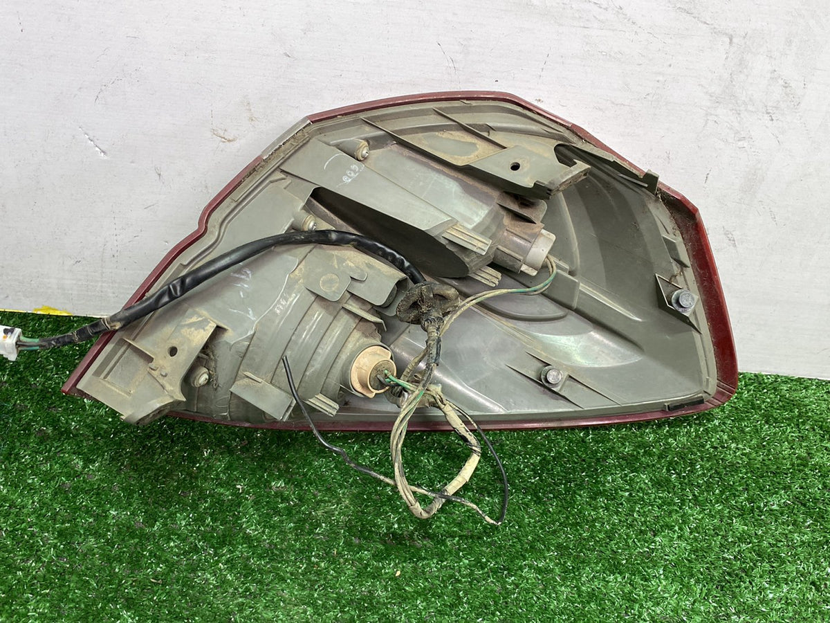 2006 Subaru Legacy - Left Taillight PN: 220-20952