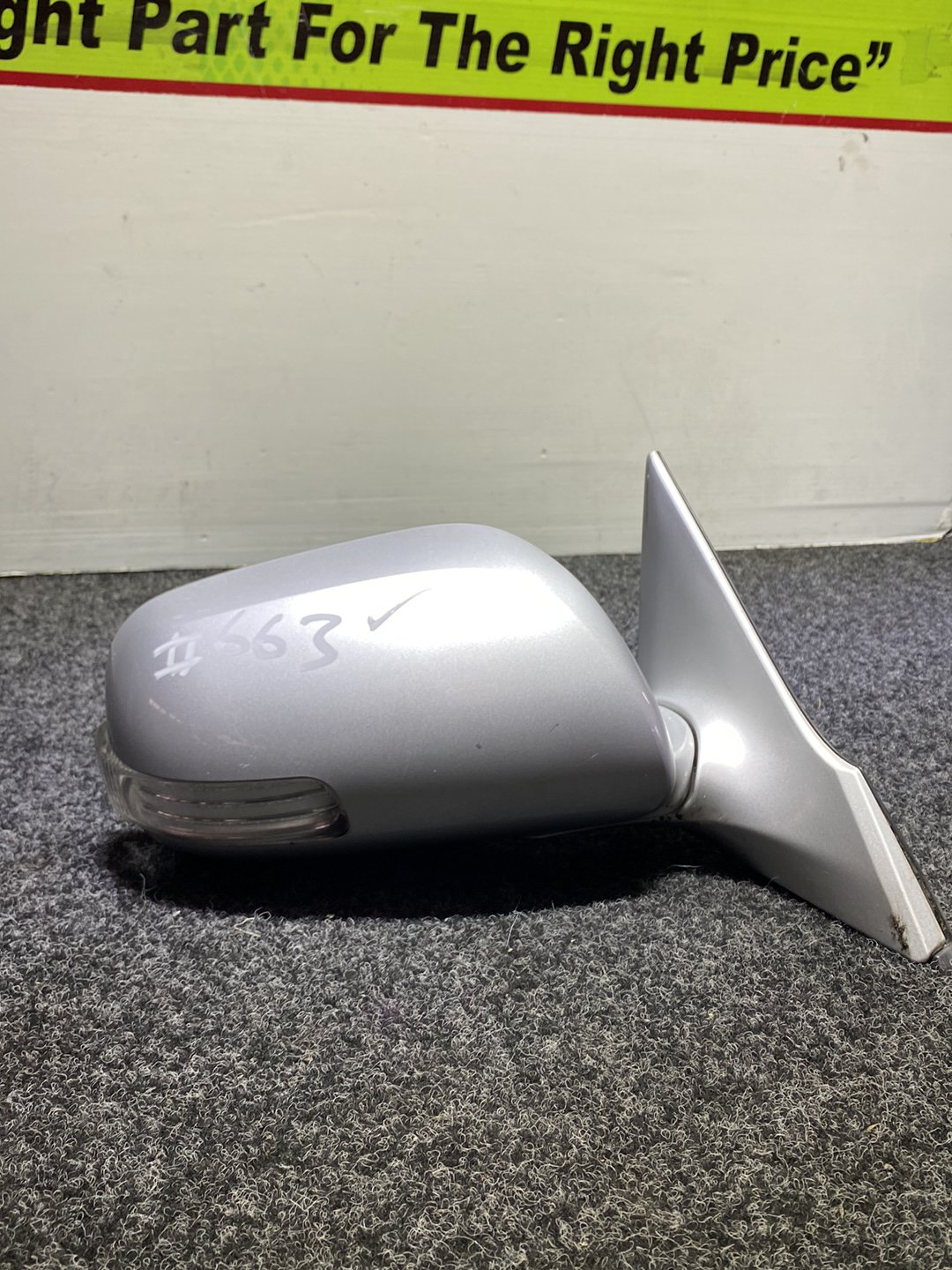 2007-2007 Used Toyota Mark X GRX121 - Right Door Mirror PN: 9 wire