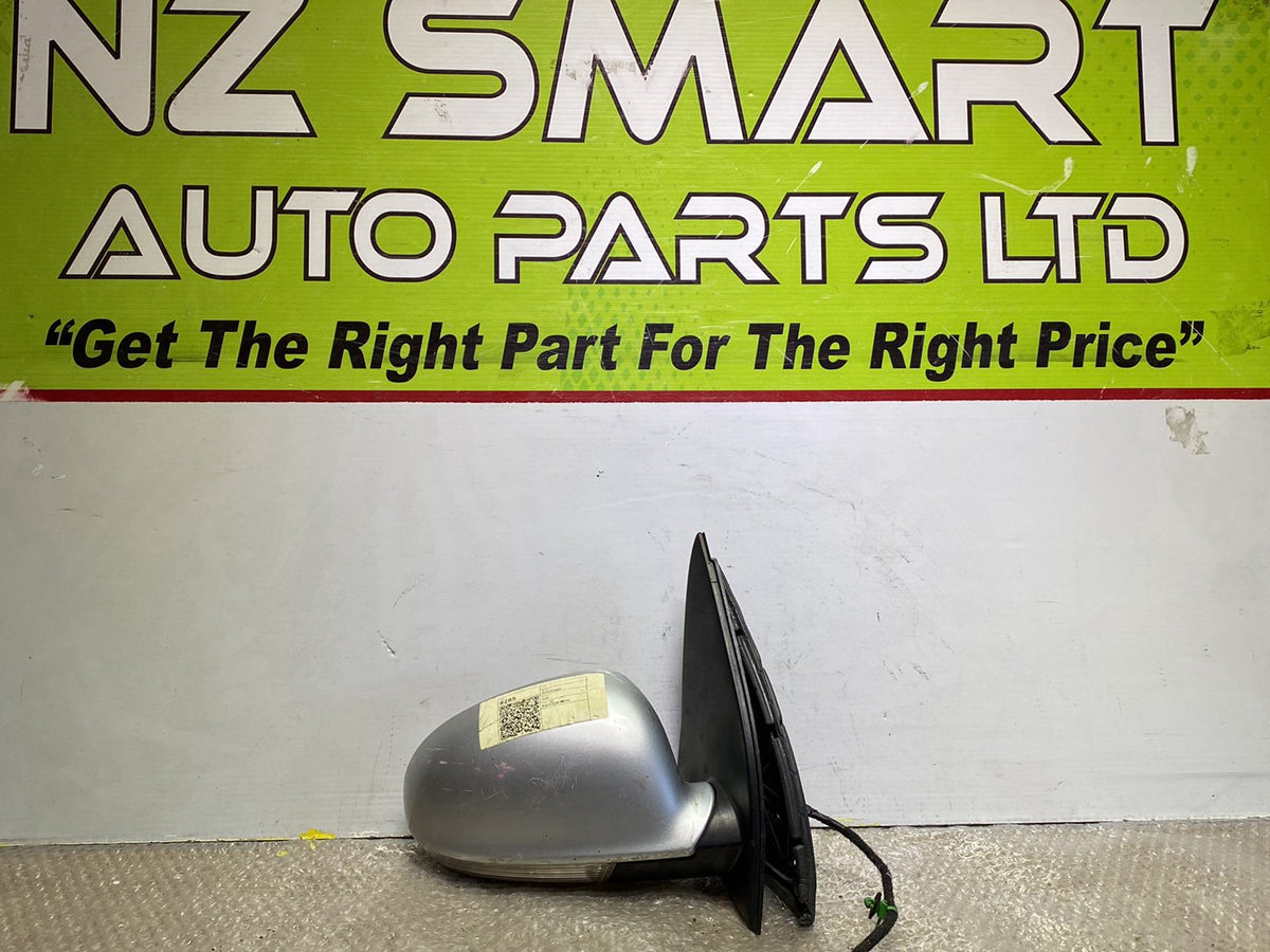 2007 Volkswagen Golf- Right Door Mirror PN: 10 wires