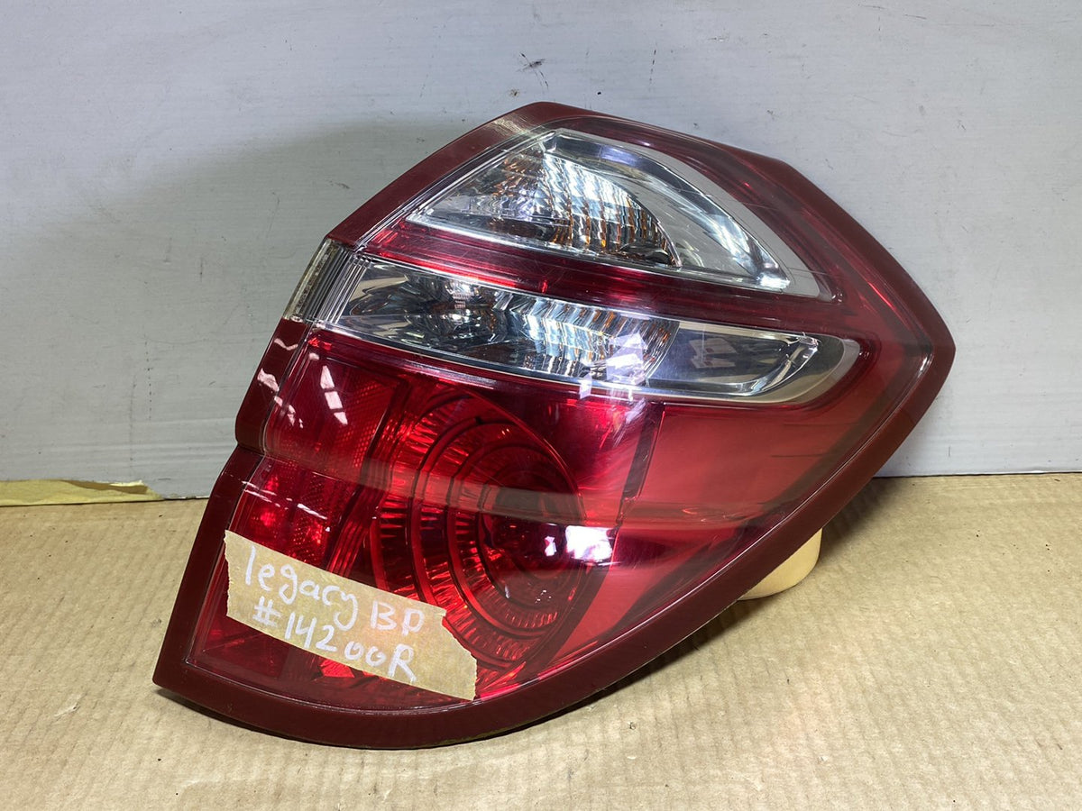 2006 Subaru Legacy BP - Right Taillight LENS: Koito 220-20952/ PN: 84201AG322