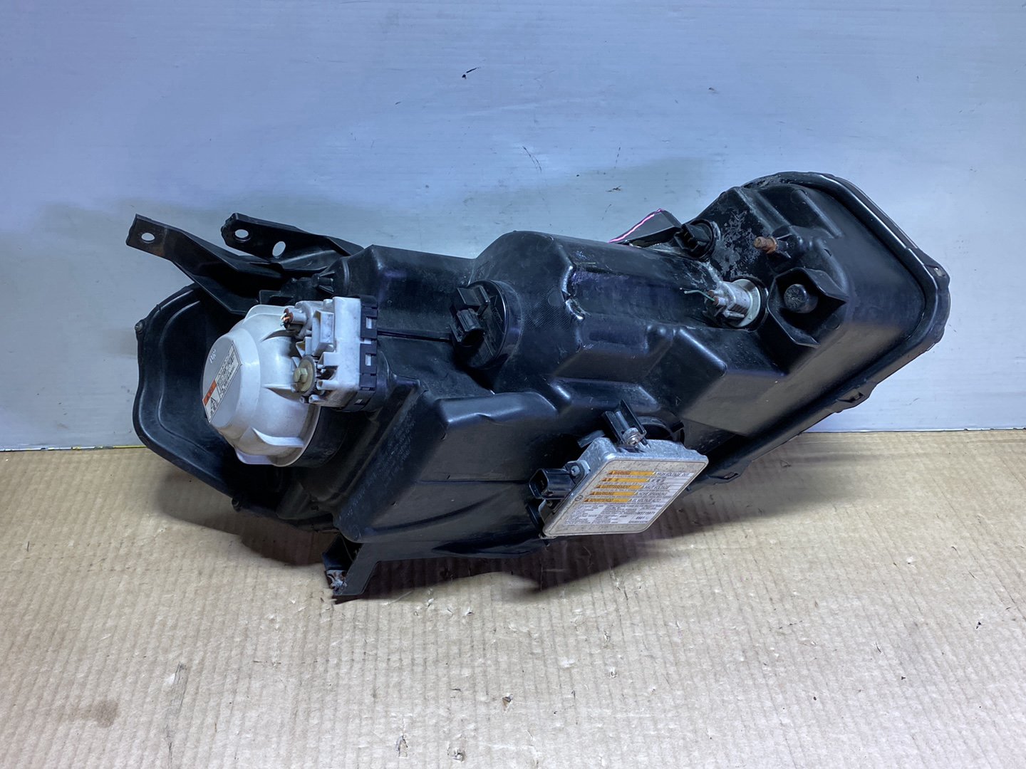 2006 Suzuki SX4 YA41S - Left Headlight PN: HCHR-579