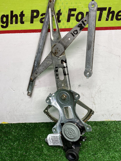 2005  Used Toyota Ist NCP60 - Right Front Window Regulator/Motor PN: See photos