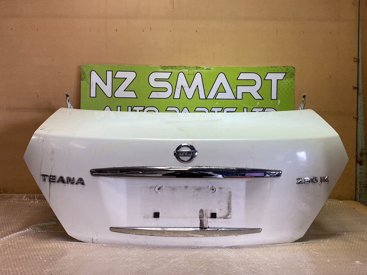 2005 Nissan Teana - Bootlid/Tailgate PN: H43009Y0MB