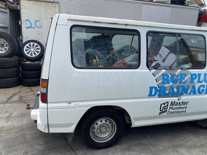 2014 Mitsubishi L300 Dismantling For Parts