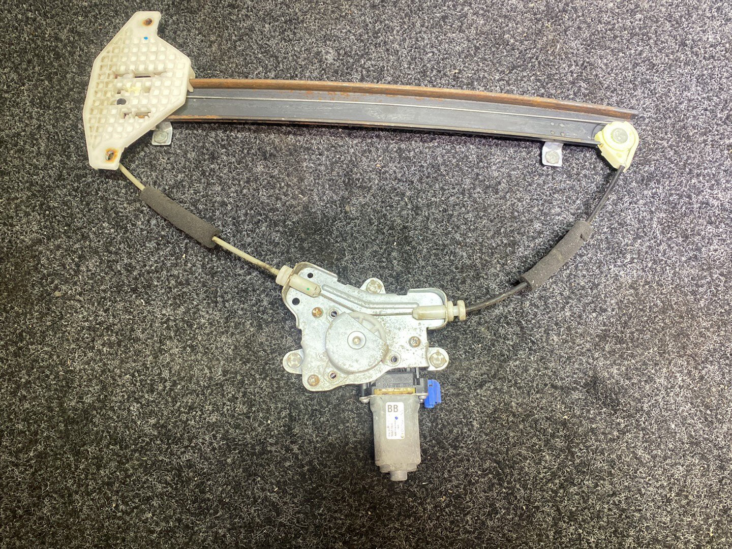2009 Holden Captiva - Right Front Window Regulator/Motor