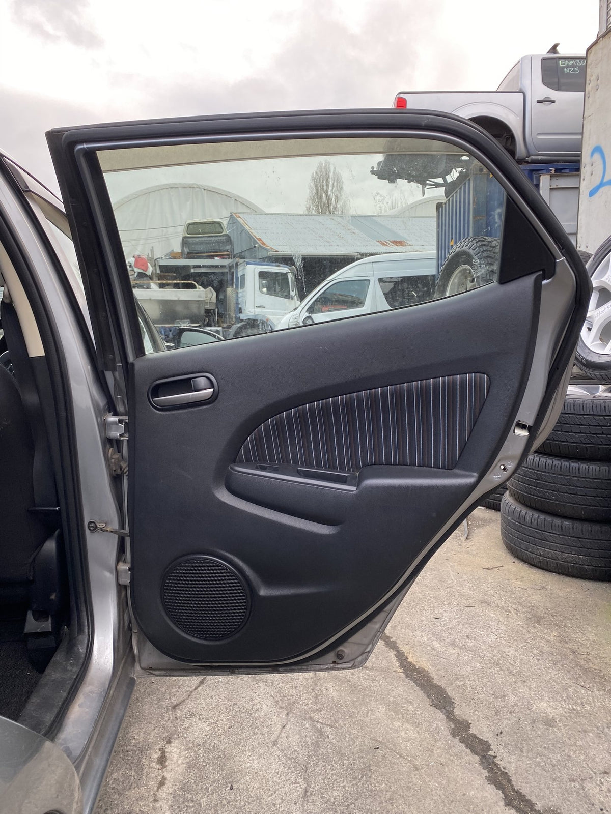 2005 Mazda Demio Dismantling For Parts