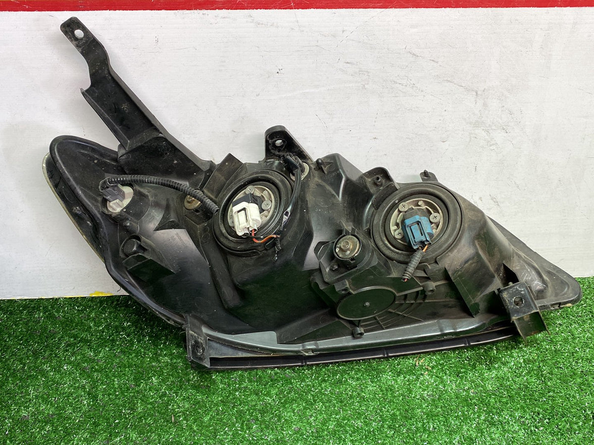 2004 Honda Civic - Left Headlight PN: STANLEY P3703