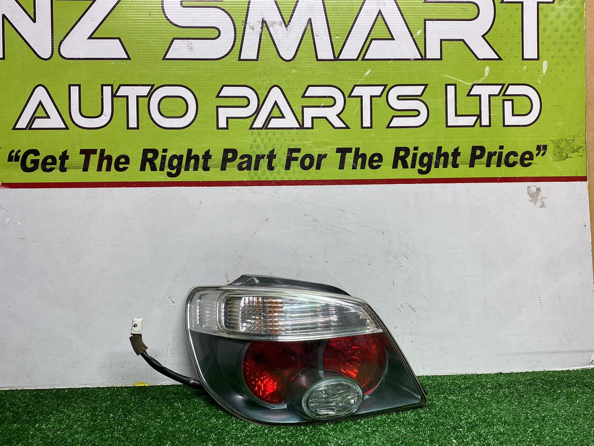 2005 Mitsubishi Airtrek - Left Taillight PN: 220-87685