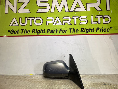 2005 Mazda Axela- Right Door Mirror PN: 5 pins