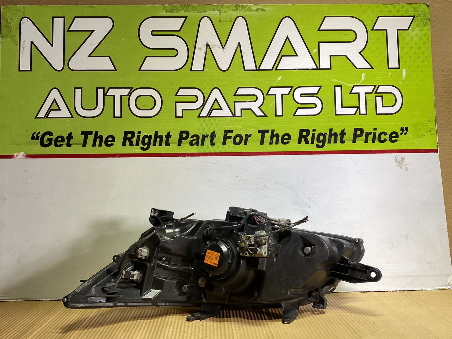 2009 Subaru Exiga- Right Headlight PN: see the photos