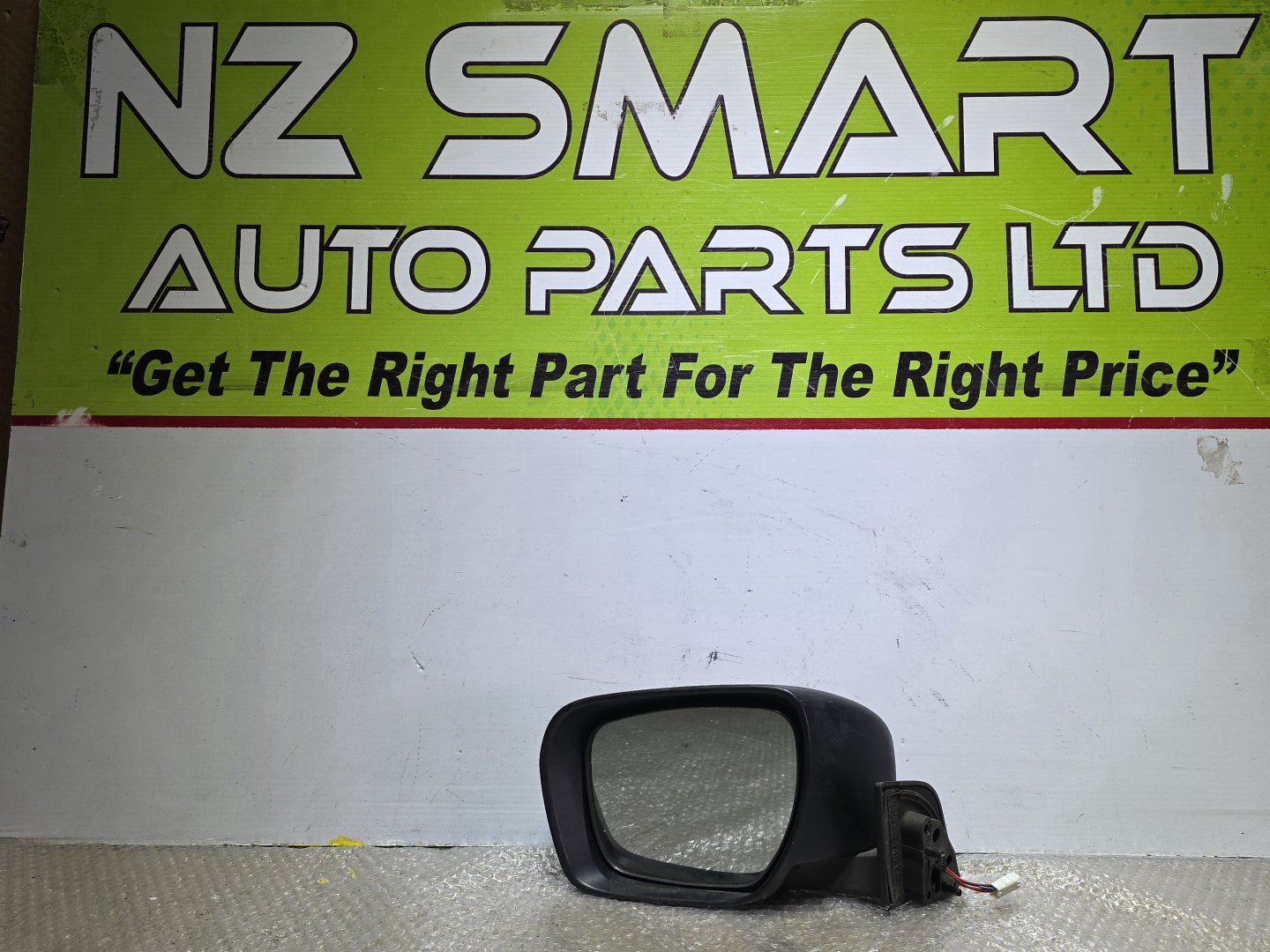 2006 Mazda MPV- Left Door Mirror PN: 7 wires