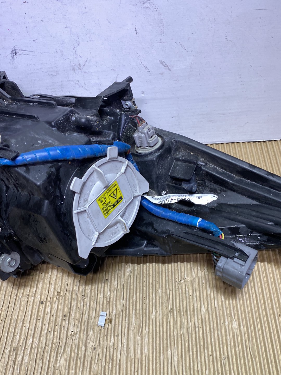 2010 Mazda Axela- Left Headlight PN: see photos