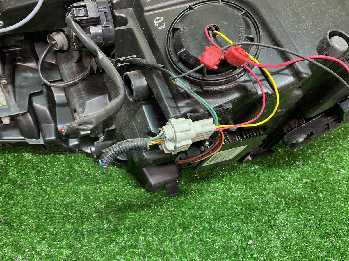 2012 Nissan Leaf ZE0 - Left Headlight PN: