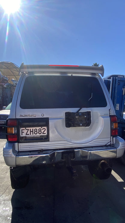 1997 Mitsubishi Pajero V25      Dismantling For Parts