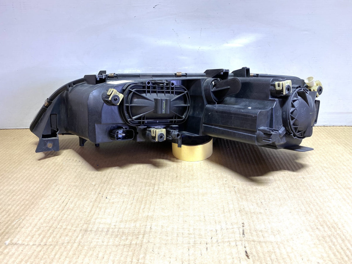 2005 Mazda Atenza - Right Headlight PN: Manual Adjust/ Non Hid/ G22D510K0C