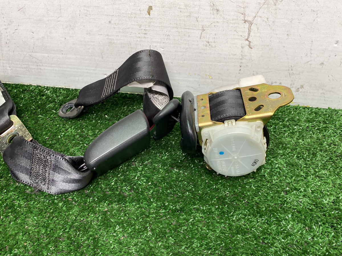 2005 Used Toyota Ist NCP60 - Right Rear Seat Belt PN: 7336053070C3