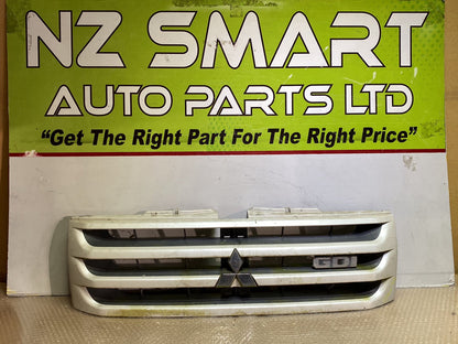 2002 Mitsubishi Pajero - Grille PN: see photos
