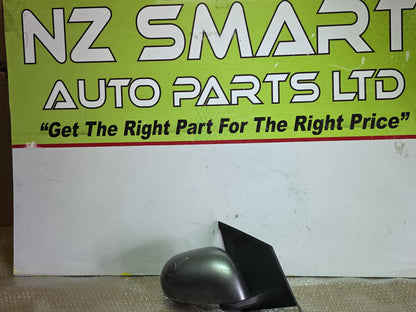 2006 Nissan Note- Right Door Mirror PN: 5 wires