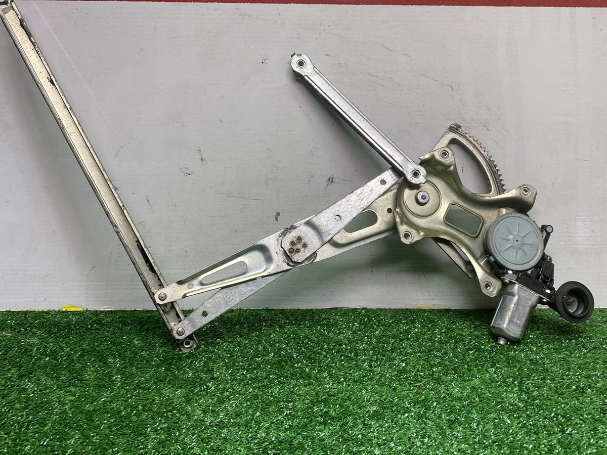 2006 Used Toyota Caldina - Right Front Window Regulator/Motor PN: 8571058010
