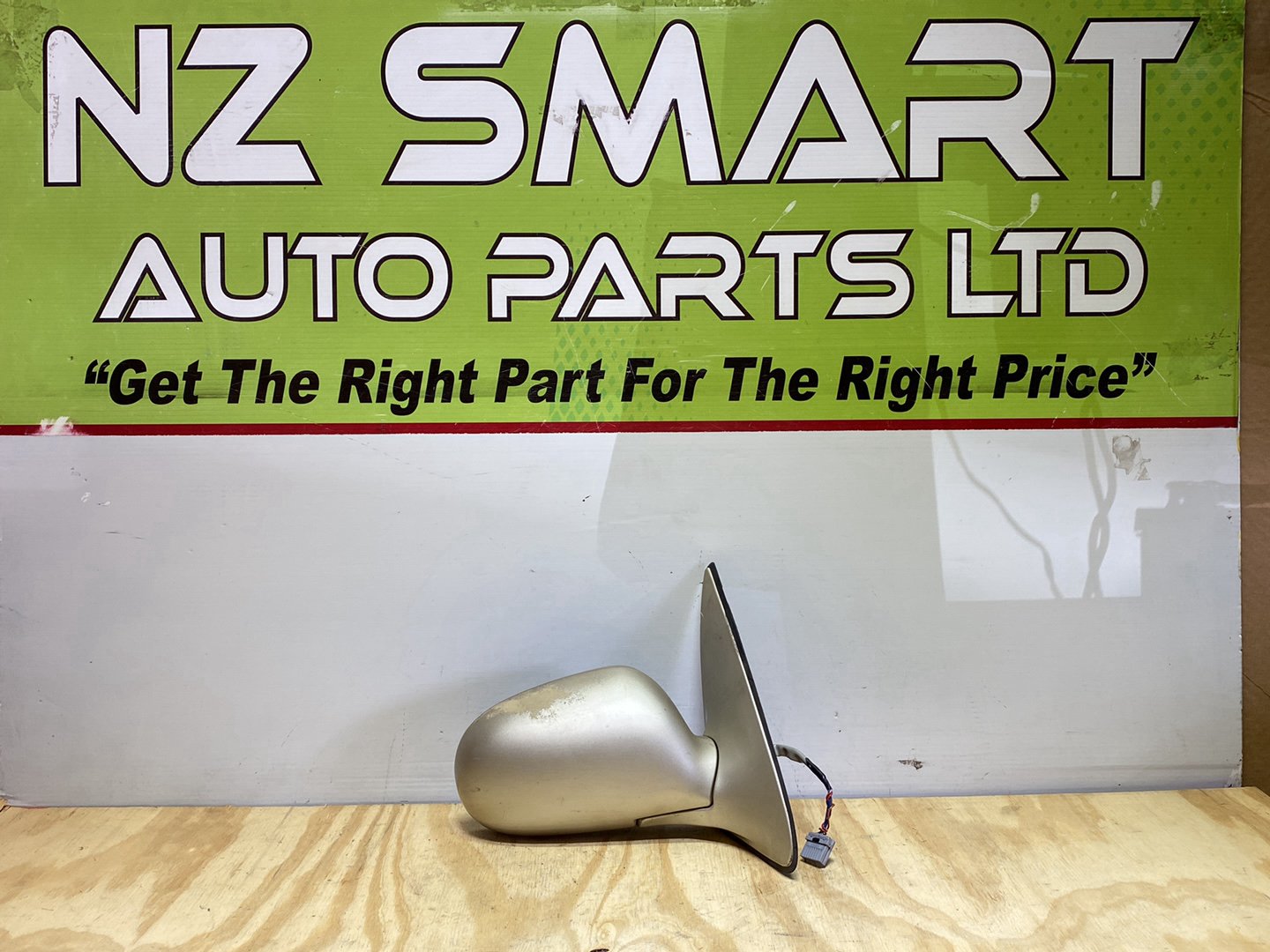 2005 Nissan Bluebird QG10 - Right Door Mirror PN: 5 wires
