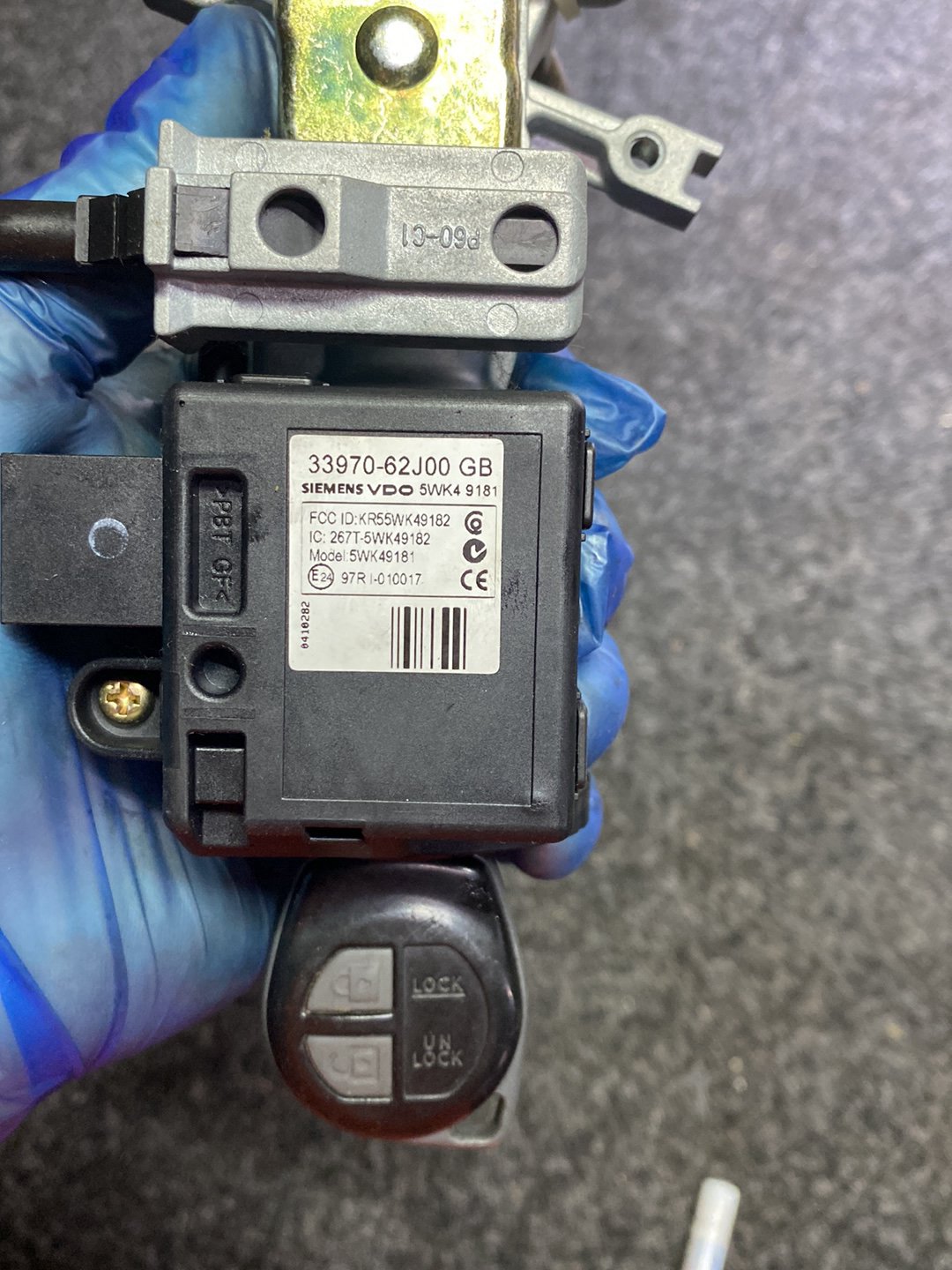 2004 Suzuki Swift - Ignition With Key PN: SL-S18
