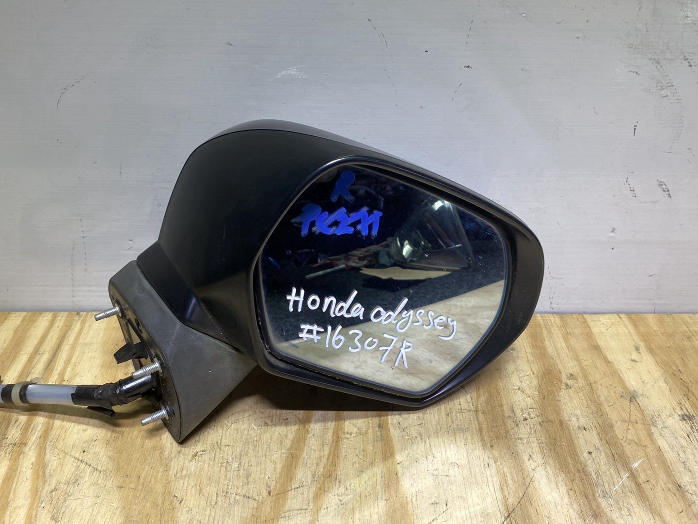 2010 Honda Odyssey - Right Door Mirror PN: 14 wires