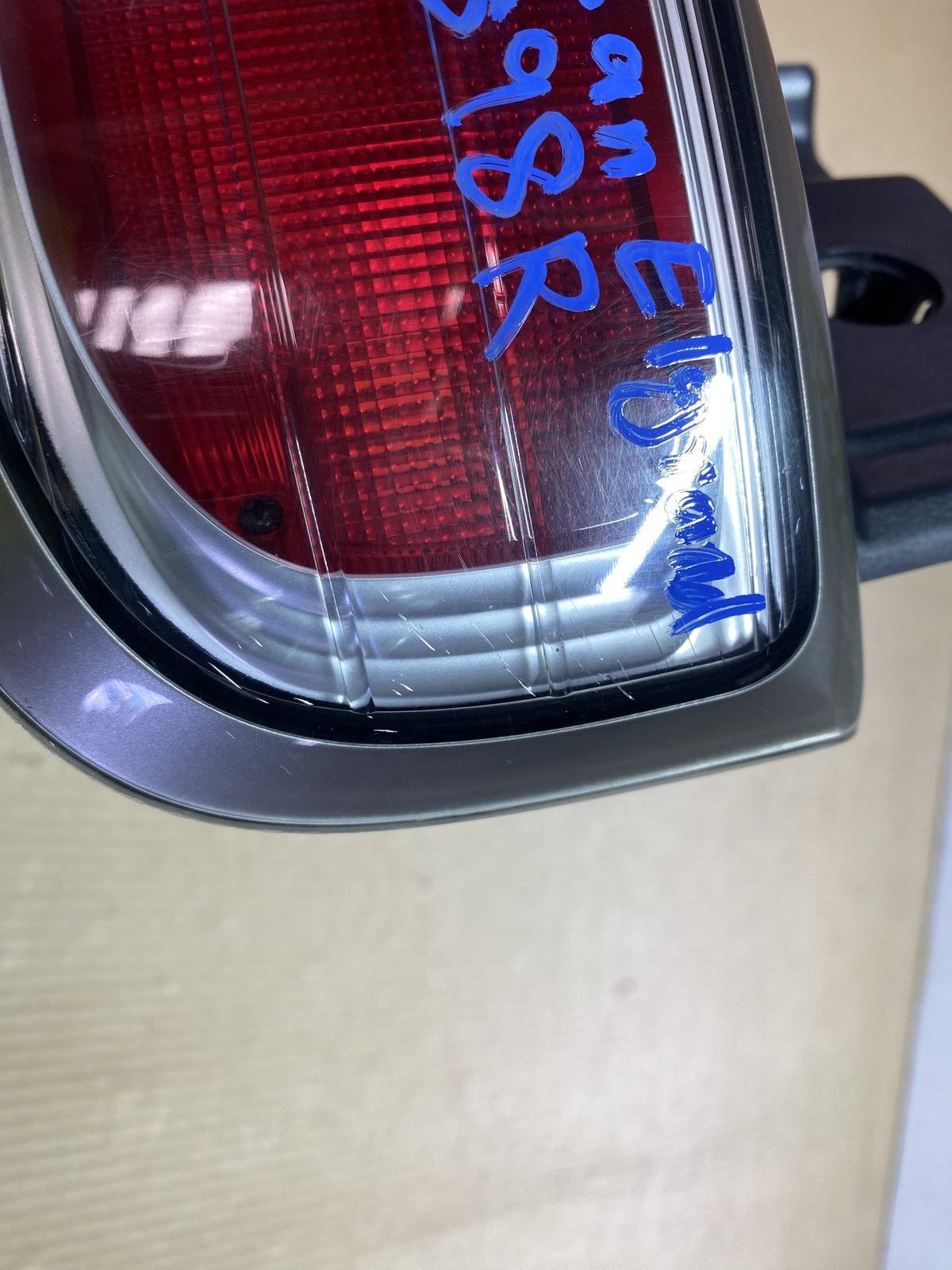 2006 Nissan Elgrand - Right Rear Indicator PN: ICHIKOH D006