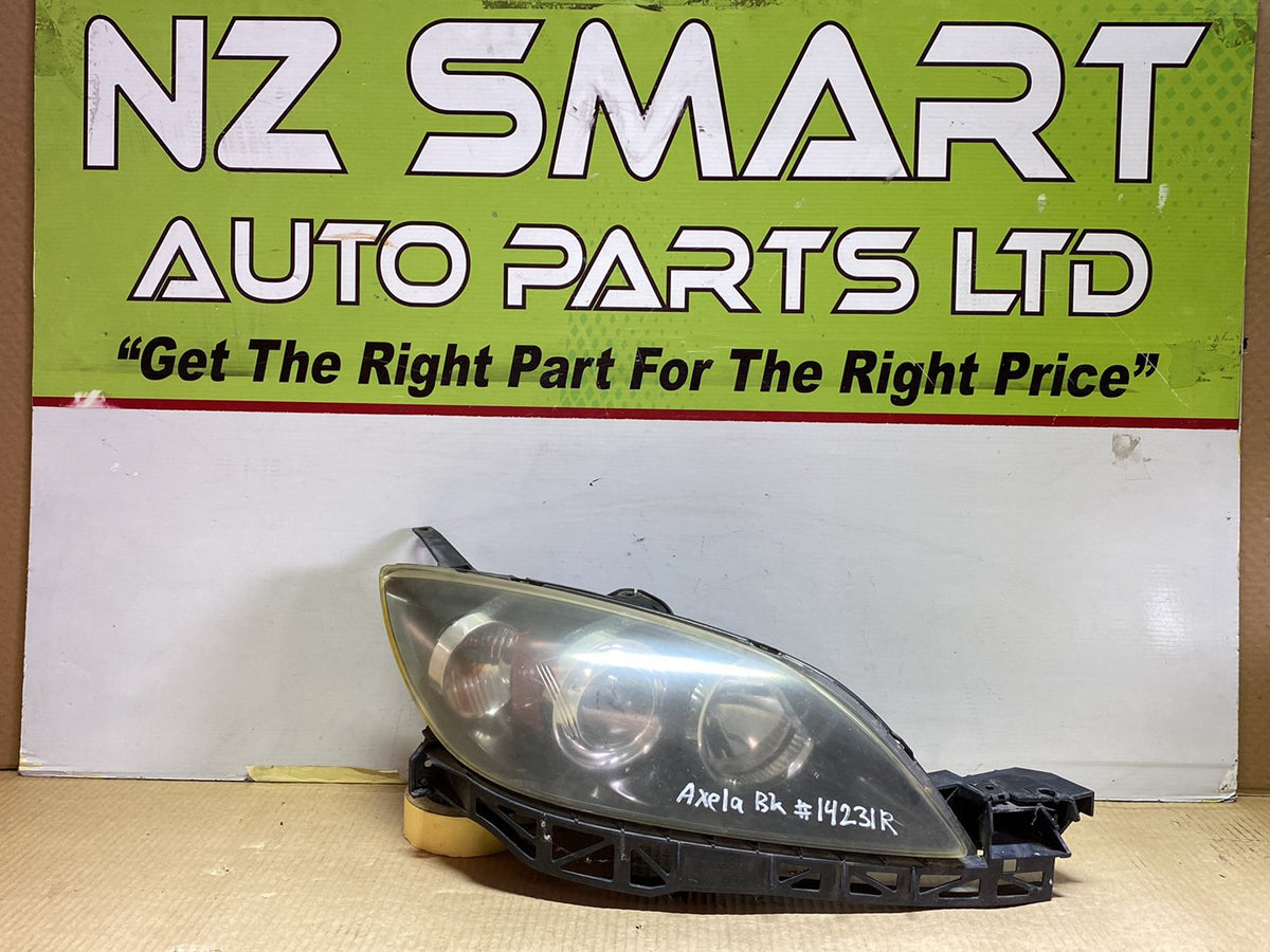 2008 Mazda Axela BK - Right Headlight PN: Auto Adjust/ Hid Type/ Stanley P2952